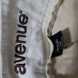 Avenue Tan Capri Pants 14W